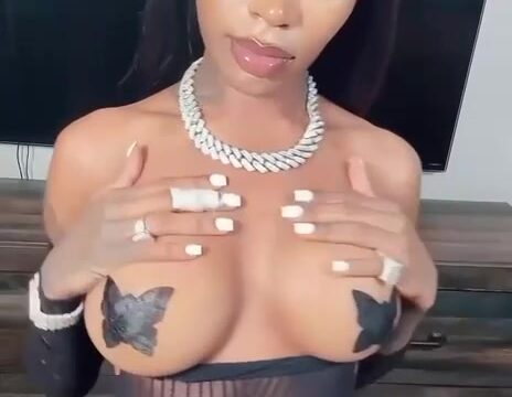 Asian Doll Onlyfans Leaked – Nude Big Boobs teasing !!!
