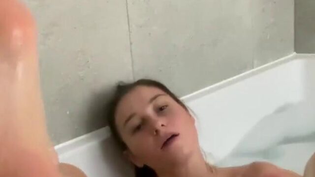 Florescent POV Bath Sex Quickie Nude Teen Video